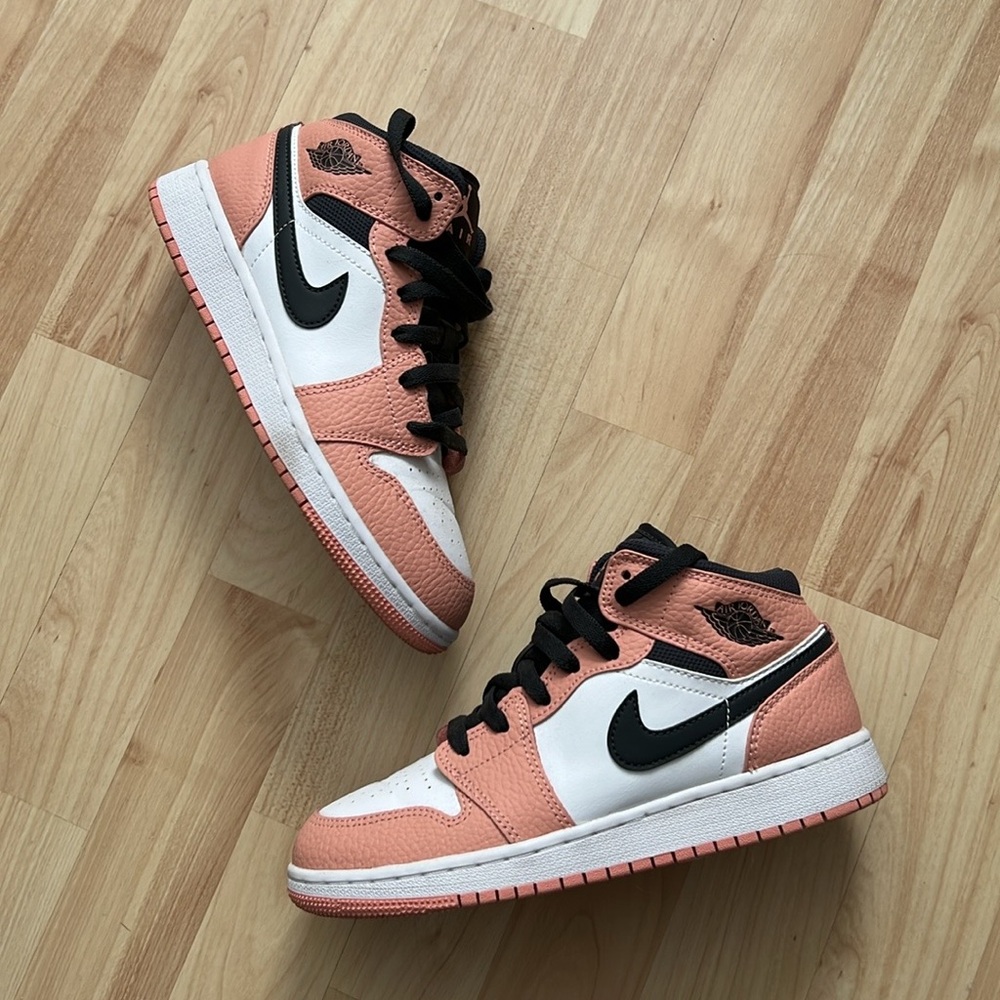 Nike Air Jordan 1 Mid Pink Quartz - Size 6/4.5Y